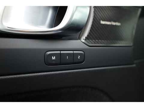 Volvo XC40 1.5 T5 Recharge Ultimate Dark | Pano | 360cam | Elek. Trekhaak | Harman Kardon | Pilot Assist