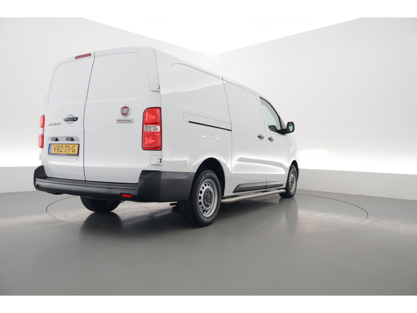 Fiat Scudo 1.5 MultiJet L3H1 | Side Bars | 3 pers. | Cruise | Bluetooth | DAB |