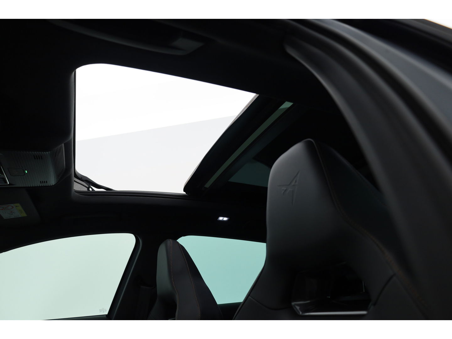 CUPRA Formentor 1.4 e-Hybrid VZ | Pano | MAT Grijs | Elek. trekhaak | Stoel- Stuurverw. | Adapt. Cruise