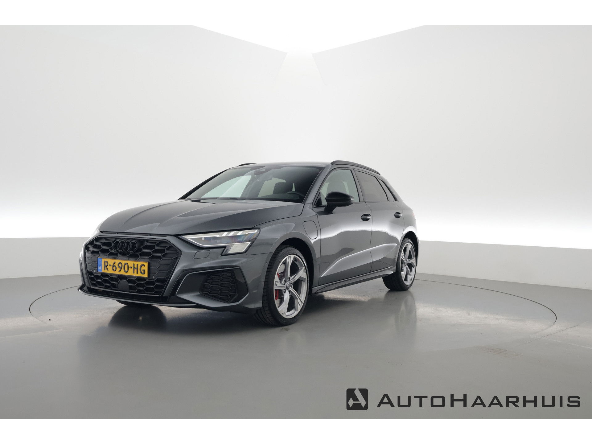 Audi A3 Sportback 45 TFSI e S Line Competition | PHEV | Bang & Olufsen | Adapt. Cruise | S Line | Elek. Stoelen | Afn. Trekhaak
