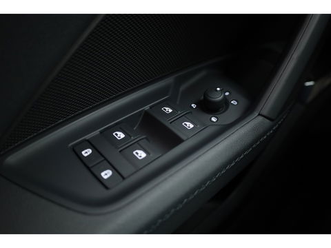 Audi A3 Sportback 45 TFSI e S Line Competition | PHEV | Bang & Olufsen | Adapt. Cruise | S Line | Elek. Stoelen | Afn. Trekhaak