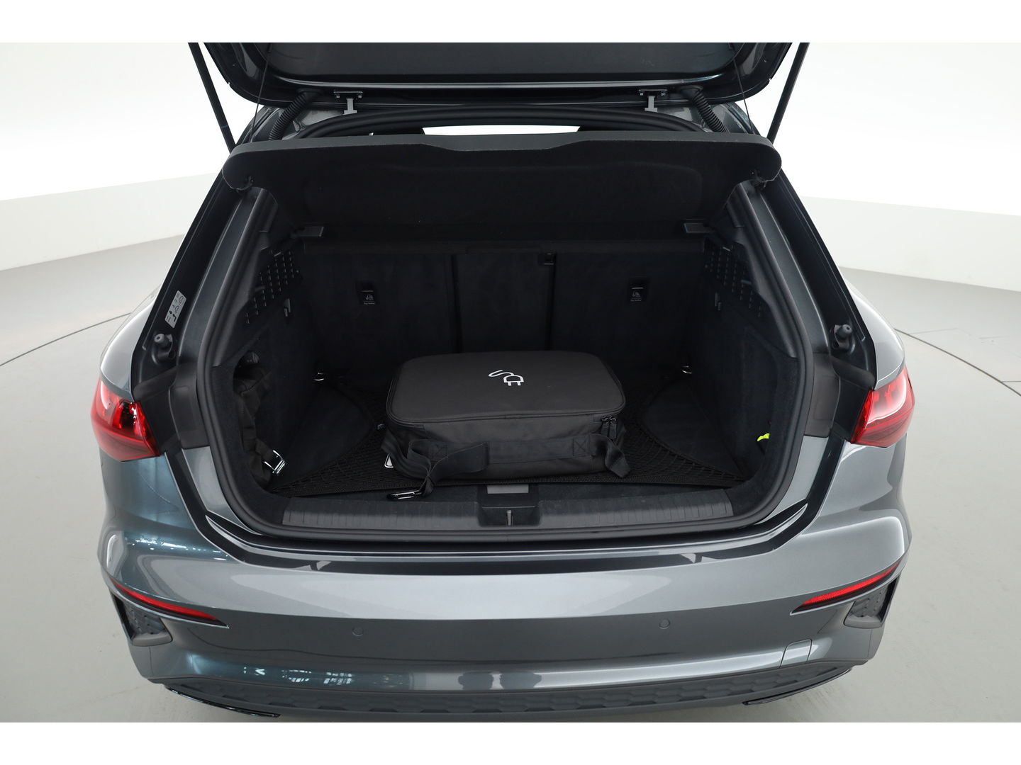Audi A3 Sportback 45 TFSI e S Line Competition | PHEV | Bang & Olufsen | Adapt. Cruise | S Line | Elek. Stoelen | Afn. Trekhaak