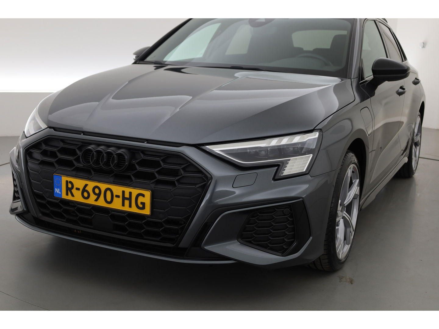 Audi A3 Sportback 45 TFSI e S Line Competition | PHEV | Bang & Olufsen | Adapt. Cruise | S Line | Elek. Stoelen | Afn. Trekhaak