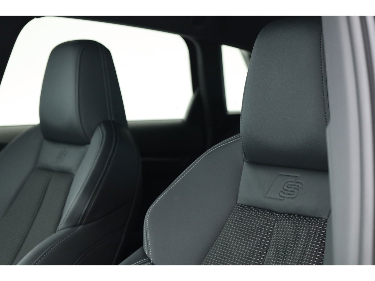 Audi A3 Sportback 45 TFSI e S Line Competition | PHEV | Bang & Olufsen | Adapt. Cruise | S Line | Elek. Stoelen | Afn. Trekhaak