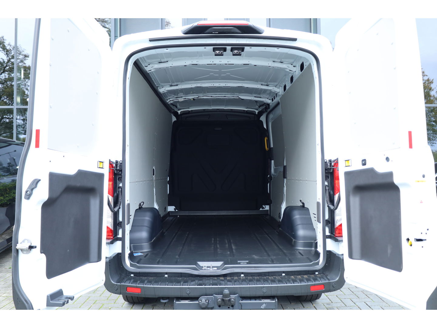 Ford Transit 350 2.0 TDCI L3H2 Trend | Airco | Navi | Cruise | Apple Carplay | Trekhaak | 2.800kg trekgewicht