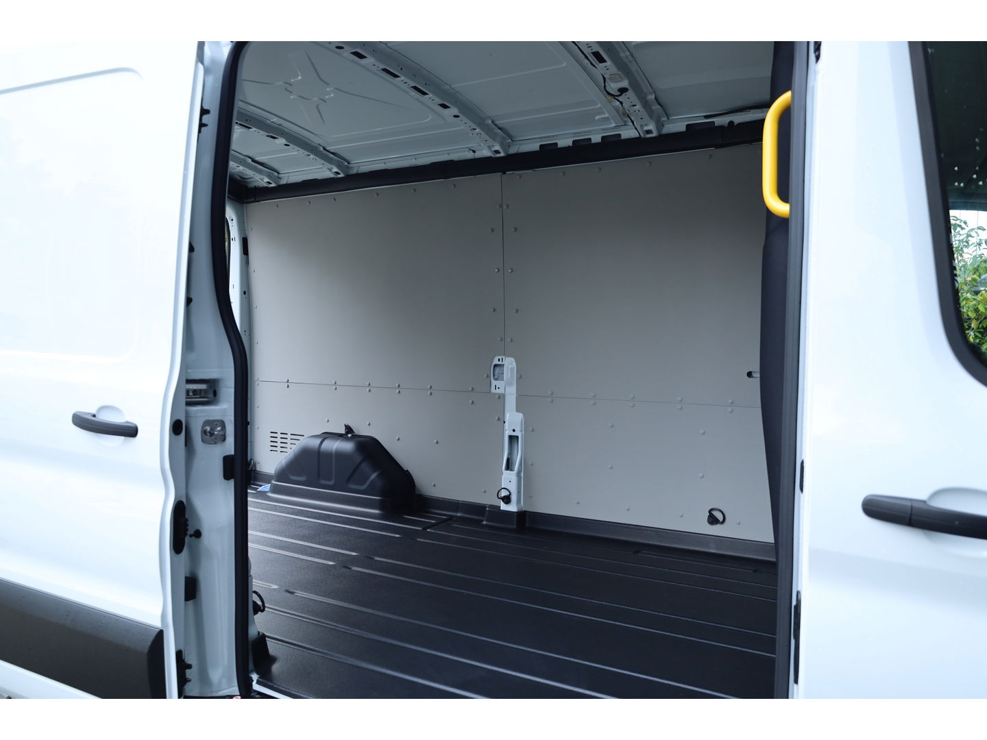 Ford Transit 350 2.0 TDCI L3H2 Trend | Airco | Navi | Cruise | Apple Carplay | Trekhaak | 2.800kg trekgewicht