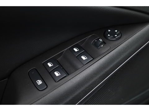 Opel Crossland X 1.2 Turbo Ultimate | CarPlay | Pano | Stoel-stuurver. | Cruise | PDC V+A | Navi