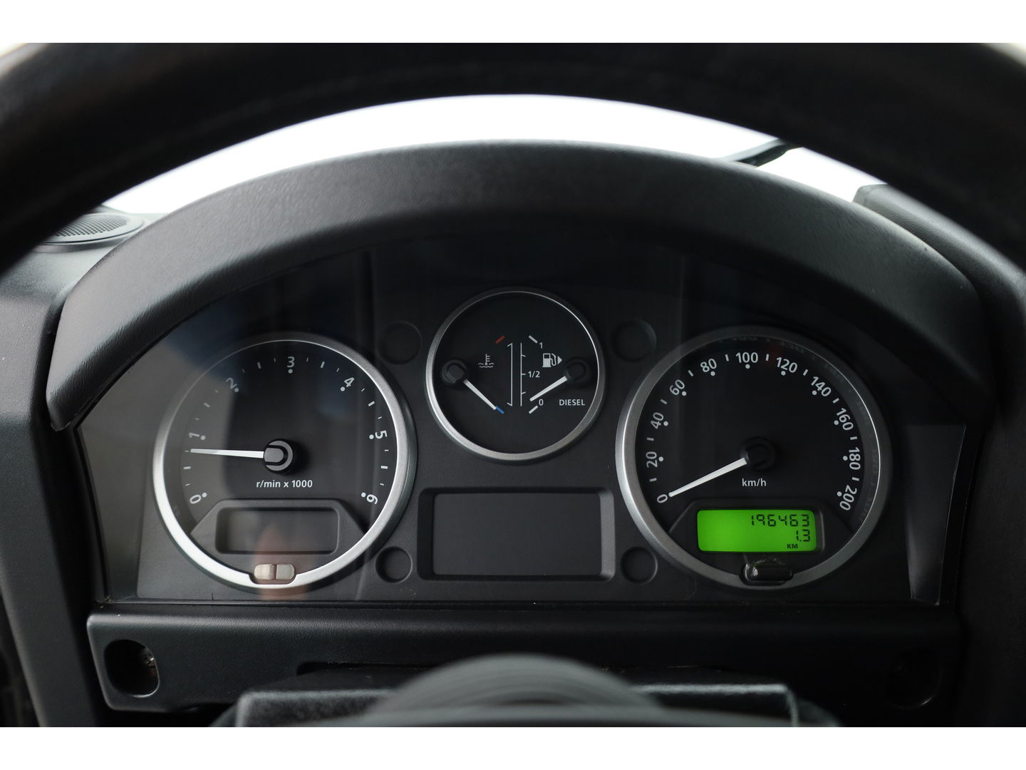 Land Rover Defender 2.4 TD 130" E Crew Cab | Airco | Trekhaak | 16 inch velgen | youngtimer
