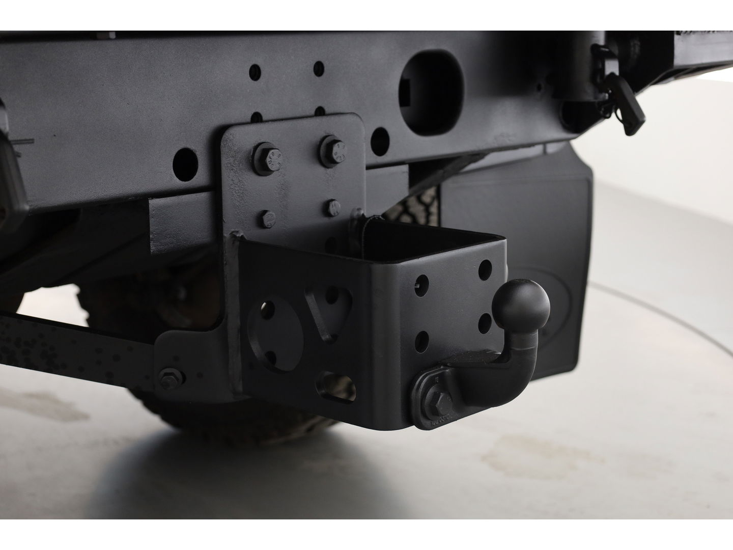 Land Rover Defender 2.4 TD 130" E Crew Cab | Airco | Trekhaak | 16 inch velgen | youngtimer