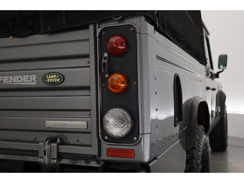 Land Rover Defender 2.4 TD 130" E Crew Cab | Airco | Trekhaak | 16 inch velgen | youngtimer