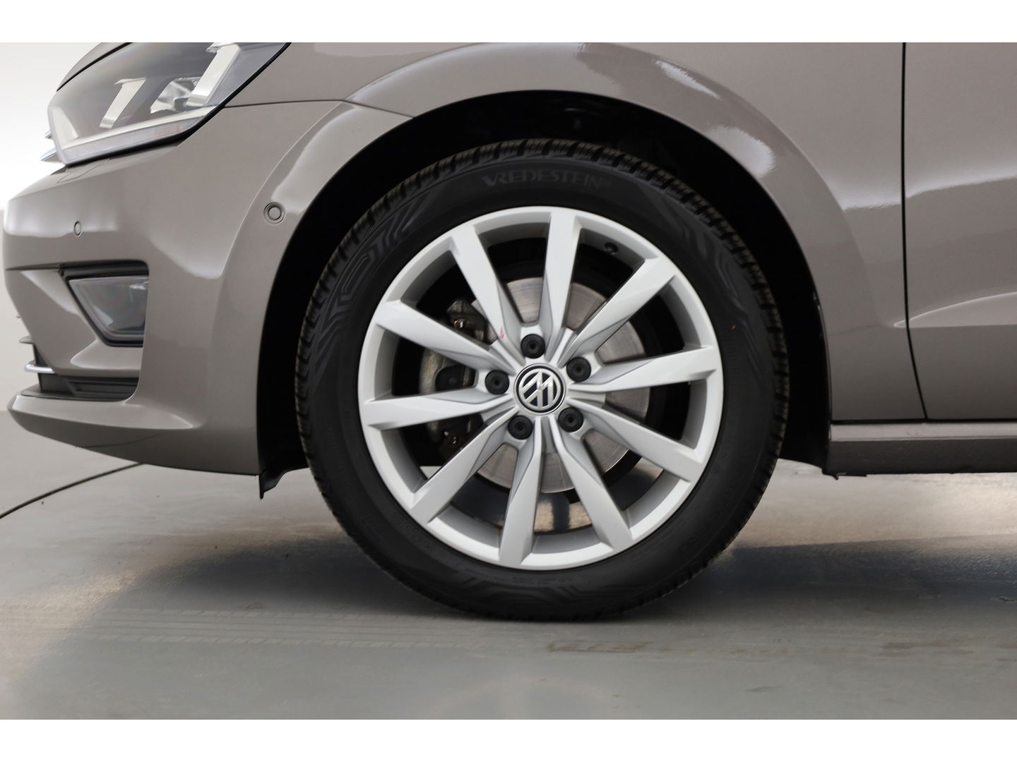 Volkswagen Golf Sportsvan 1.4 TSI Highline DSG | Leder | Camera | Navi | Keyless | Afn. Trekhaak | Dodehoekdet.