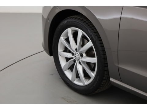 Volkswagen Golf Sportsvan 1.4 TSI Highline DSG | Leder | Camera | Navi | Keyless | Afn. Trekhaak | Dodehoekdet.