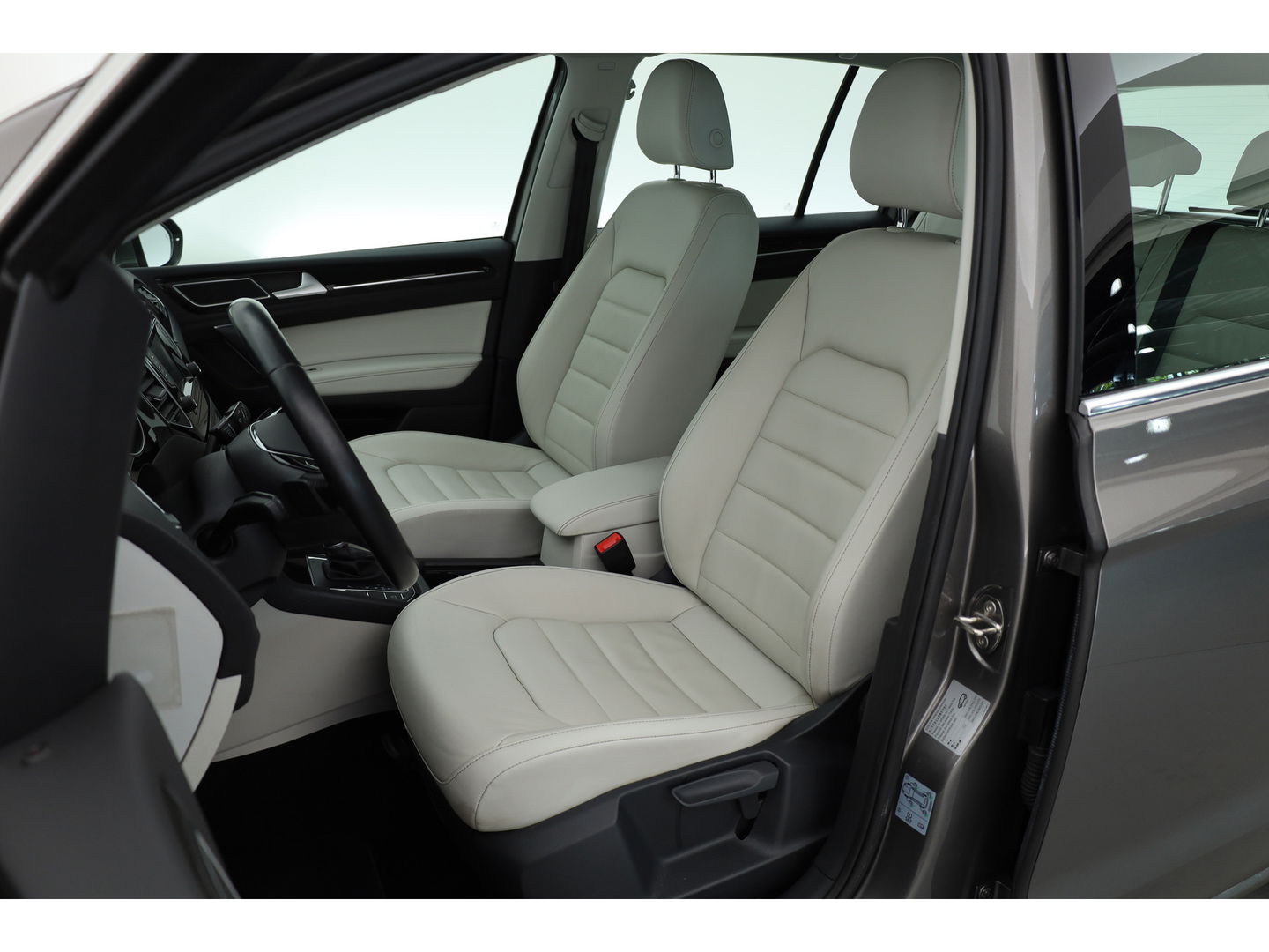 Volkswagen Golf Sportsvan 1.4 TSI Highline DSG | Leder | Camera | Navi | Keyless | Afn. Trekhaak | Dodehoekdet.
