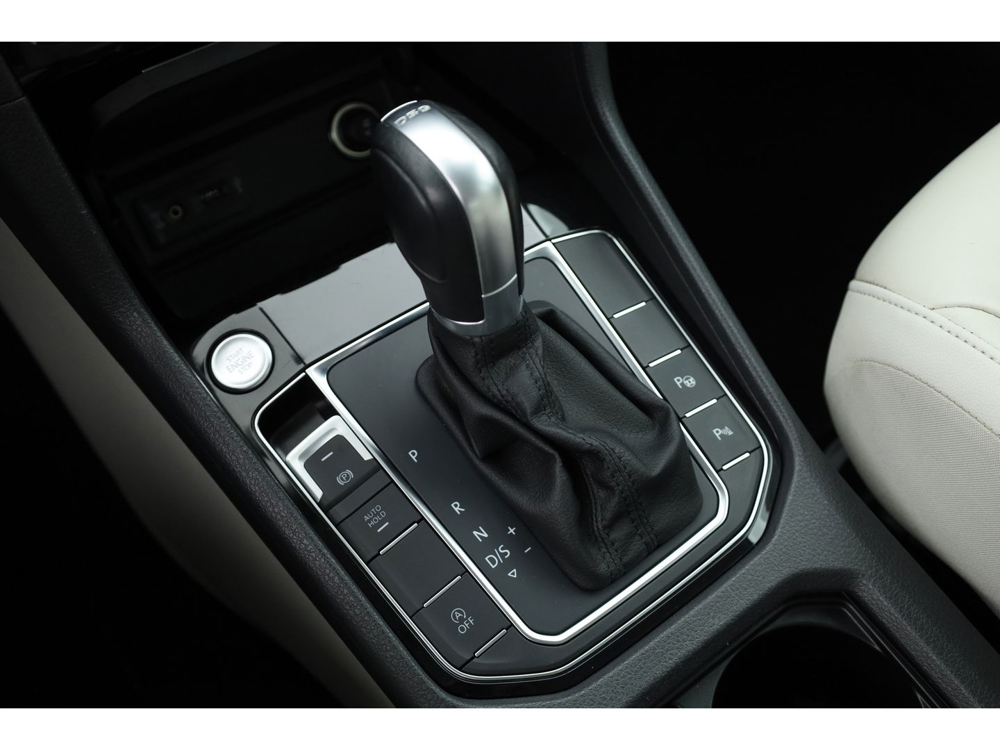Volkswagen Golf Sportsvan 1.4 TSI Highline DSG | Leder | Camera | Navi | Keyless | Afn. Trekhaak | Dodehoekdet.