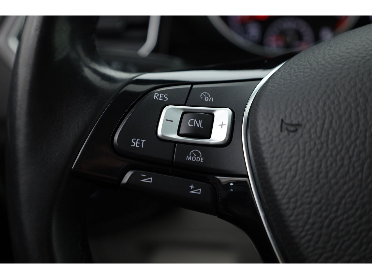 Volkswagen Golf Sportsvan 1.4 TSI Highline DSG | Leder | Camera | Navi | Keyless | Afn. Trekhaak | Dodehoekdet.