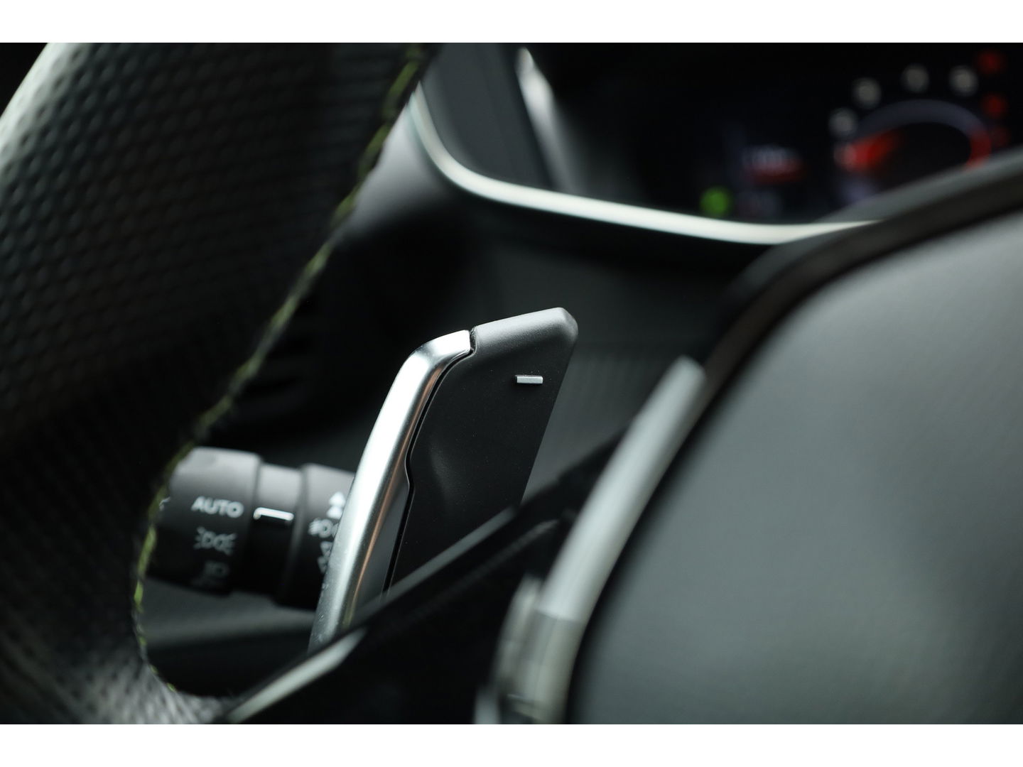 Peugeot 2008 1.2 PureTech GT Pack | Keyless | Carplay | Stoelver. | 18" | Focal Audio