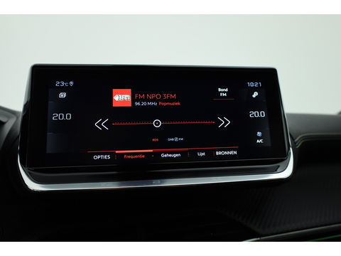 Peugeot 2008 1.2 PureTech GT Pack | Keyless | Carplay | Stoelver. | 18" | Focal Audio