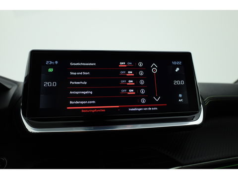 Peugeot 2008 1.2 PureTech GT Pack | Keyless | Carplay | Stoelver. | 18" | Focal Audio