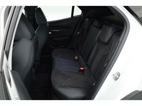 Peugeot 2008 1.2 PureTech GT Pack | Keyless | Carplay | Stoelver. | 18" | Focal Audio