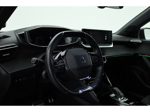 Peugeot 2008 1.2 PureTech GT Pack | Keyless | Carplay | Stoelver. | 18" | Focal Audio
