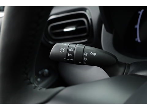 Toyota Yaris Cross 1.5 Hybrid Teamplayer 130pk | Safety pack | Winter pack | Navi | Adapt. Cruise | Camera | Keyless