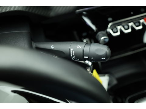 Peugeot 2008 1.2 PureTech 130 Allure | Navi | Camera | Apple CarPlay | Clima | LED |