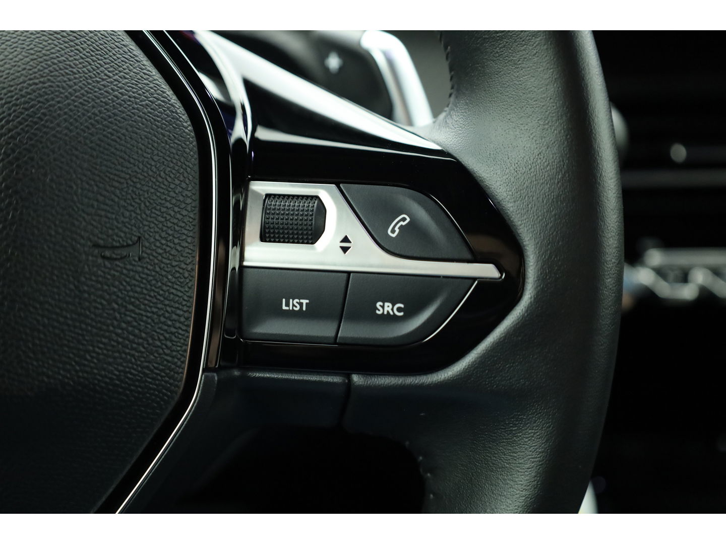 Peugeot 2008 1.2 PureTech 130 Allure | Navi | Camera | Apple CarPlay | Clima | LED |