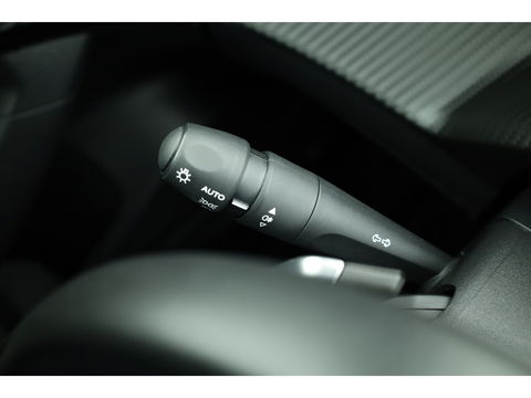 Peugeot 2008 1.2 PureTech 130 Allure | Navi | Camera | Apple CarPlay | Clima | LED |