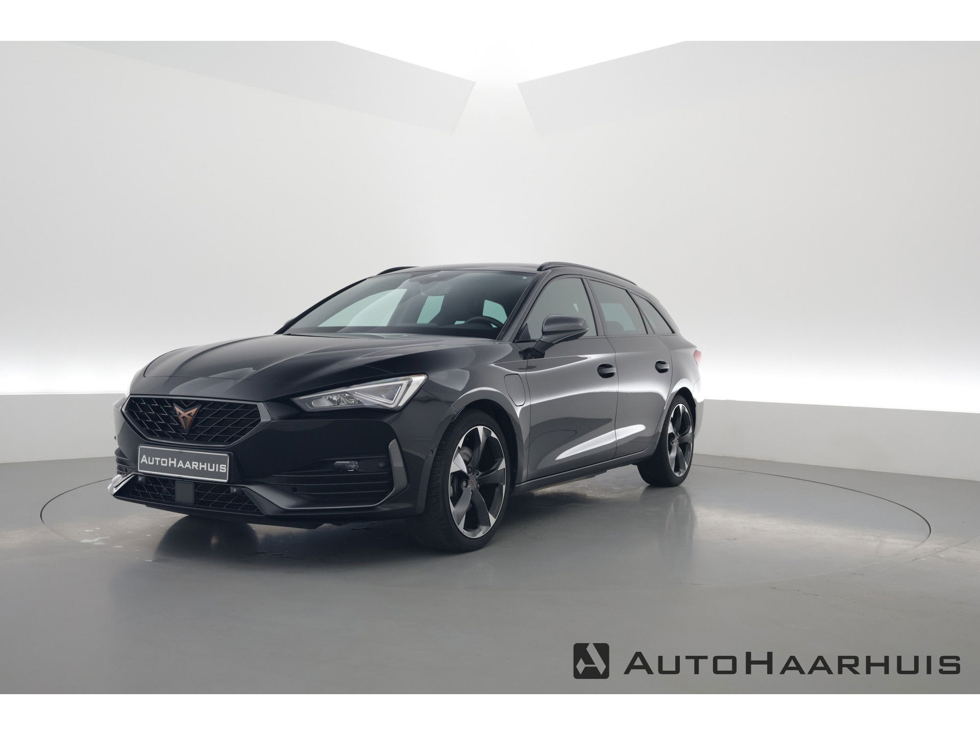 CUPRA Leon Sportstourer 1.4 e-Hybrid | Adapt. Cruise | Camera | Apple CarPlay | Stoel- Stuurverw. | Keyless