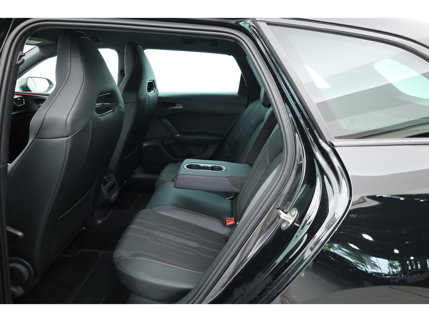 CUPRA Leon Sportstourer 1.4 e-Hybrid | Adapt. Cruise | Camera | Apple CarPlay | Stoel- Stuurverw. | Keyless