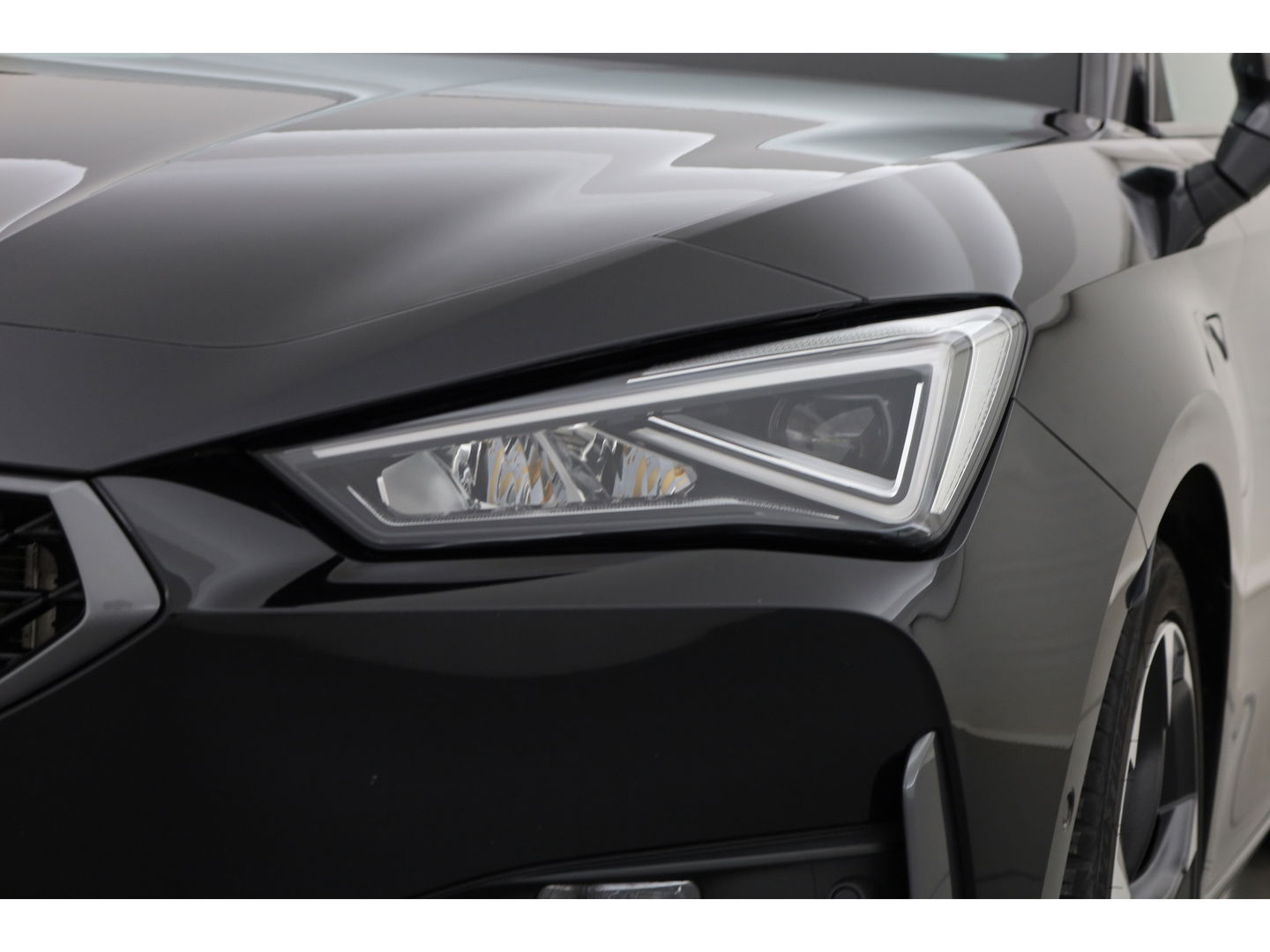 CUPRA Leon Sportstourer 1.4 e-Hybrid | Adapt. Cruise | Camera | Apple CarPlay | Stoel- Stuurverw. | Keyless