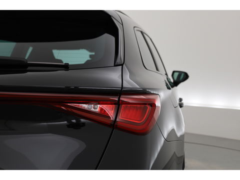 CUPRA Leon Sportstourer 1.4 e-Hybrid | Adapt. Cruise | Camera | Apple CarPlay | Stoel- Stuurverw. | Keyless