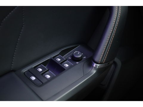 CUPRA Leon Sportstourer 1.4 e-Hybrid | Adapt. Cruise | Camera | Apple CarPlay | Stoel- Stuurverw. | Keyless