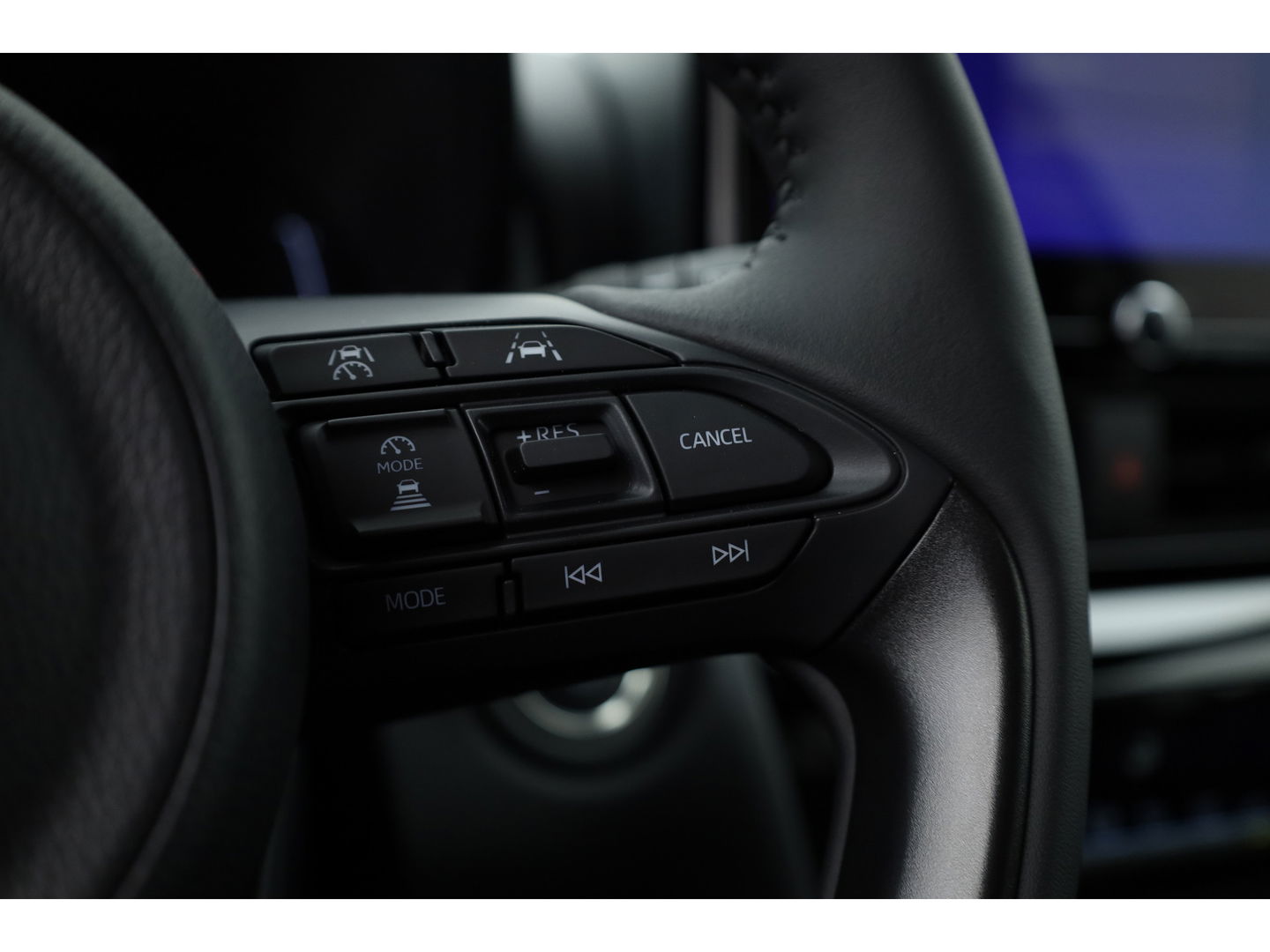 Toyota Yaris Cross 1.5 Hybrid Teamplayer 130pk | Winter pack | Safety pack | Navi | Adapt. Cruise | Camera | Keyless