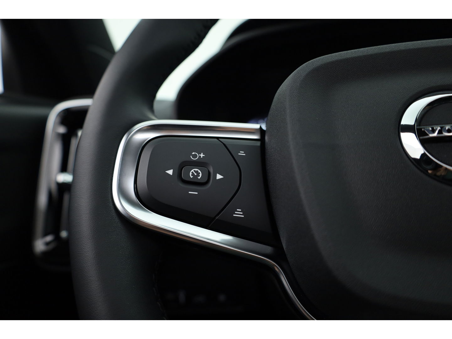 Volvo XC40 T5 Recharge R-Design | Pano | Navi | Elek. Stoelen | Stoel- Stuurverw. | Carplay | Camera