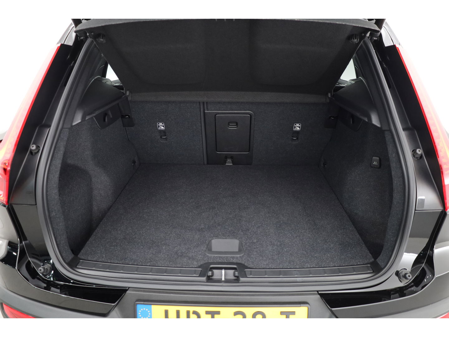 Volvo XC40 T5 Recharge R-Design | Pano | Navi | Elek. Stoelen | Stoel- Stuurverw. | Carplay | Camera
