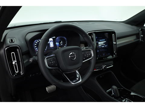 Volvo XC40 T5 Recharge R-Design | Pano | Navi | Elek. Stoelen | Stoel- Stuurverw. | Carplay | Camera