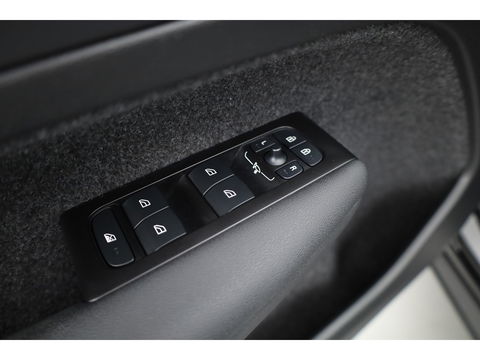 Volvo XC40 T5 Recharge R-Design | Pano | Navi | Elek. Stoelen | Stoel- Stuurverw. | Carplay | Camera