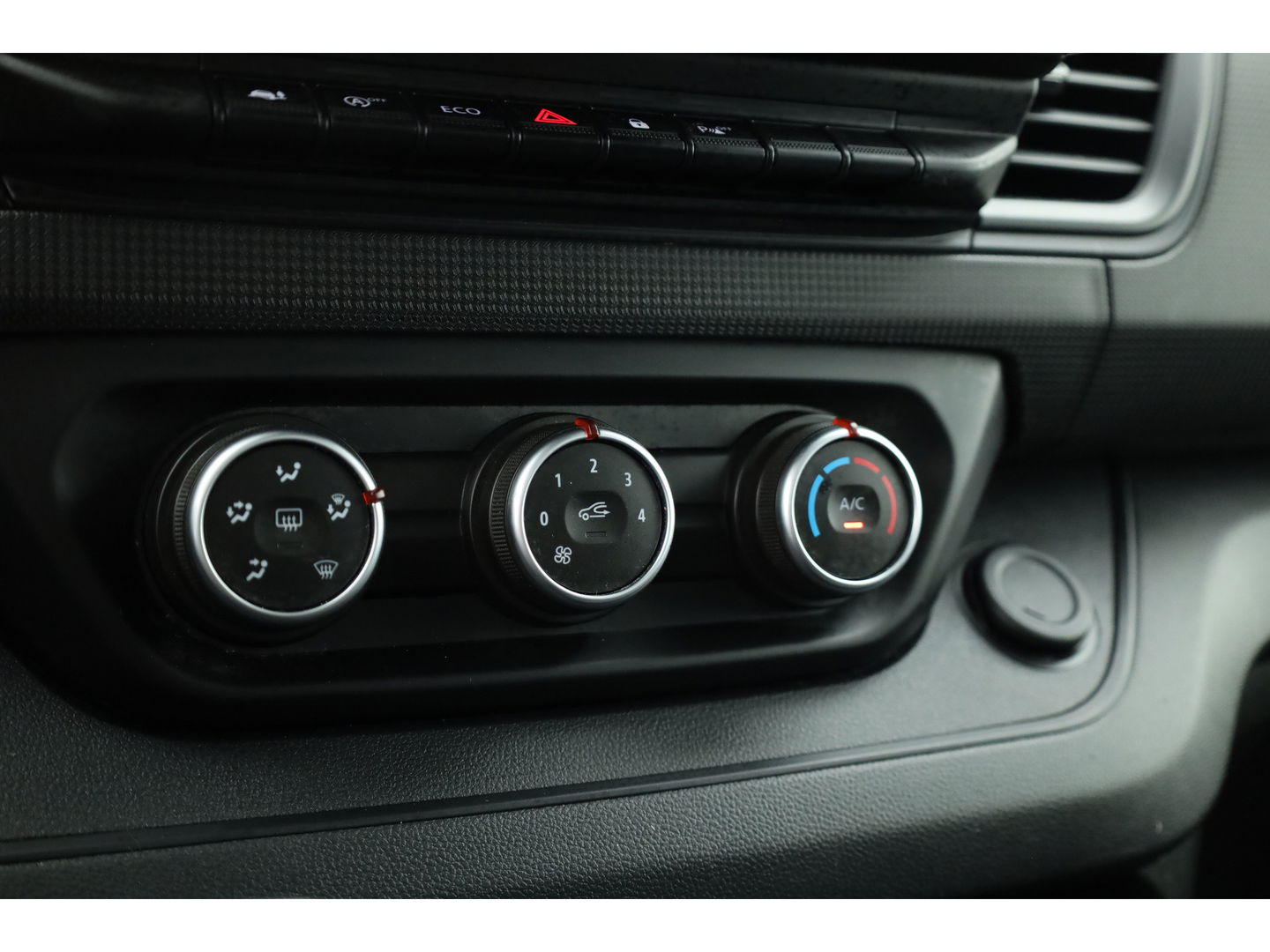 Renault Trafic 2.0 dCi 130 T30 L2H1 Work Edition | Trekhaak | Cruise | Camera | Bluetooth