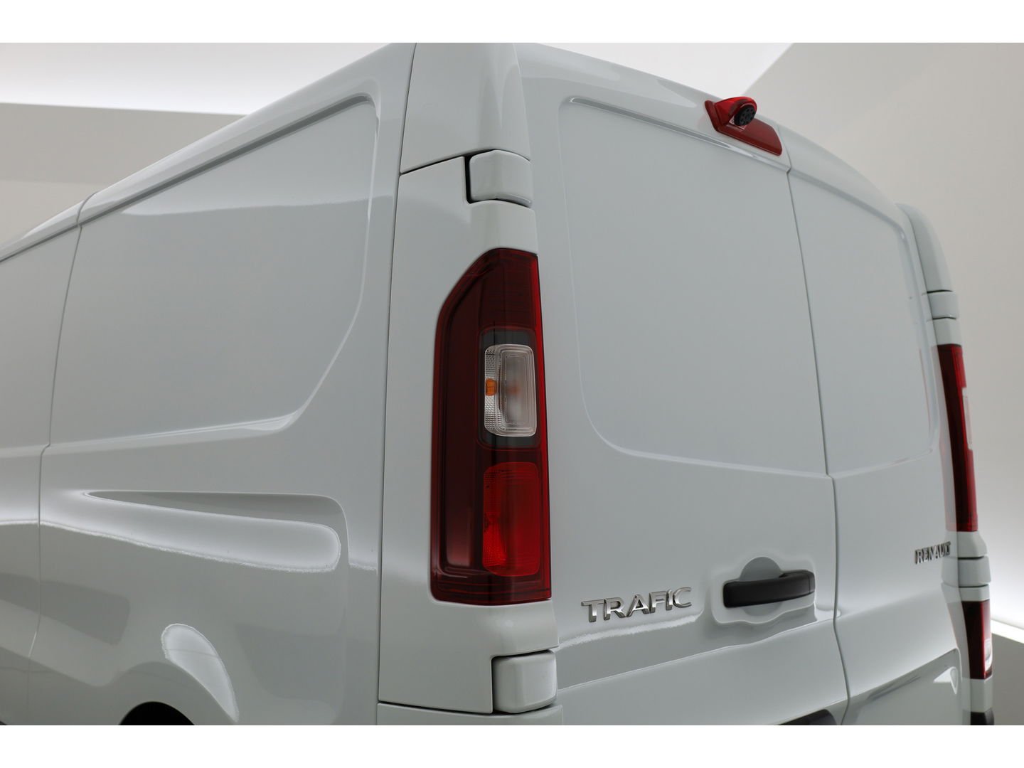 Renault Trafic 2.0 dCi 130 T30 L2H1 Work Edition | Trekhaak | Cruise | Camera | Bluetooth