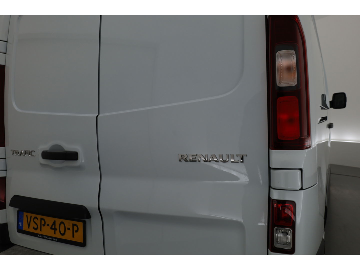 Renault Trafic 2.0 dCi 130 T30 L2H1 Work Edition | Trekhaak | Cruise | Camera | Bluetooth