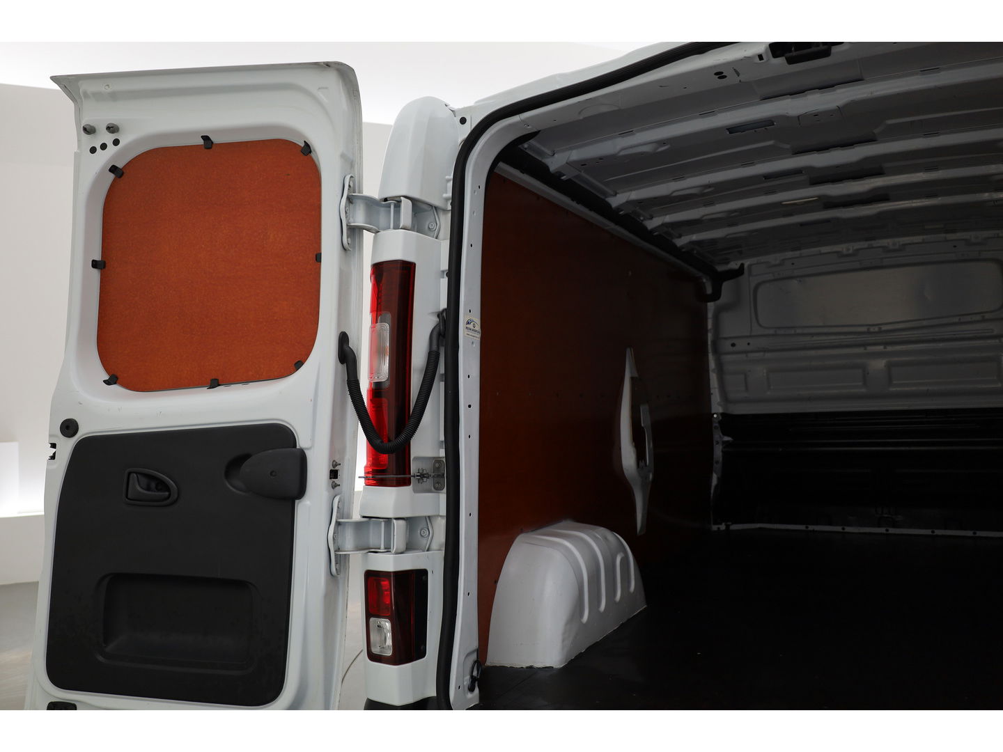 Renault Trafic 2.0 dCi 130 T30 L2H1 Work Edition | Trekhaak | Cruise | Camera | Bluetooth
