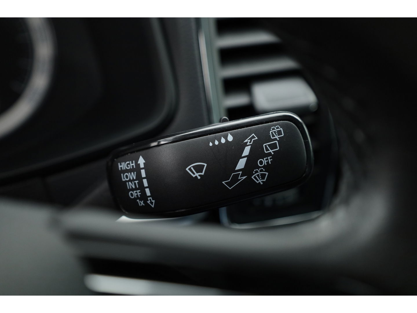 Škoda Karoq 1.5 TSI ACT DSG | Navi | Adapt. cruise | Camera | Stoelverw. | Elek. Achterklep | LED
