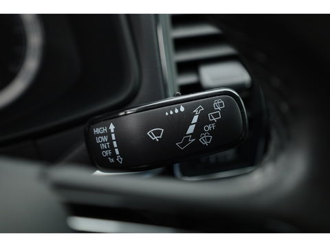 Škoda Karoq 1.5 TSI ACT DSG | Navi | Adapt. cruise | Camera | Stoelverw. | Elek. Achterklep | LED