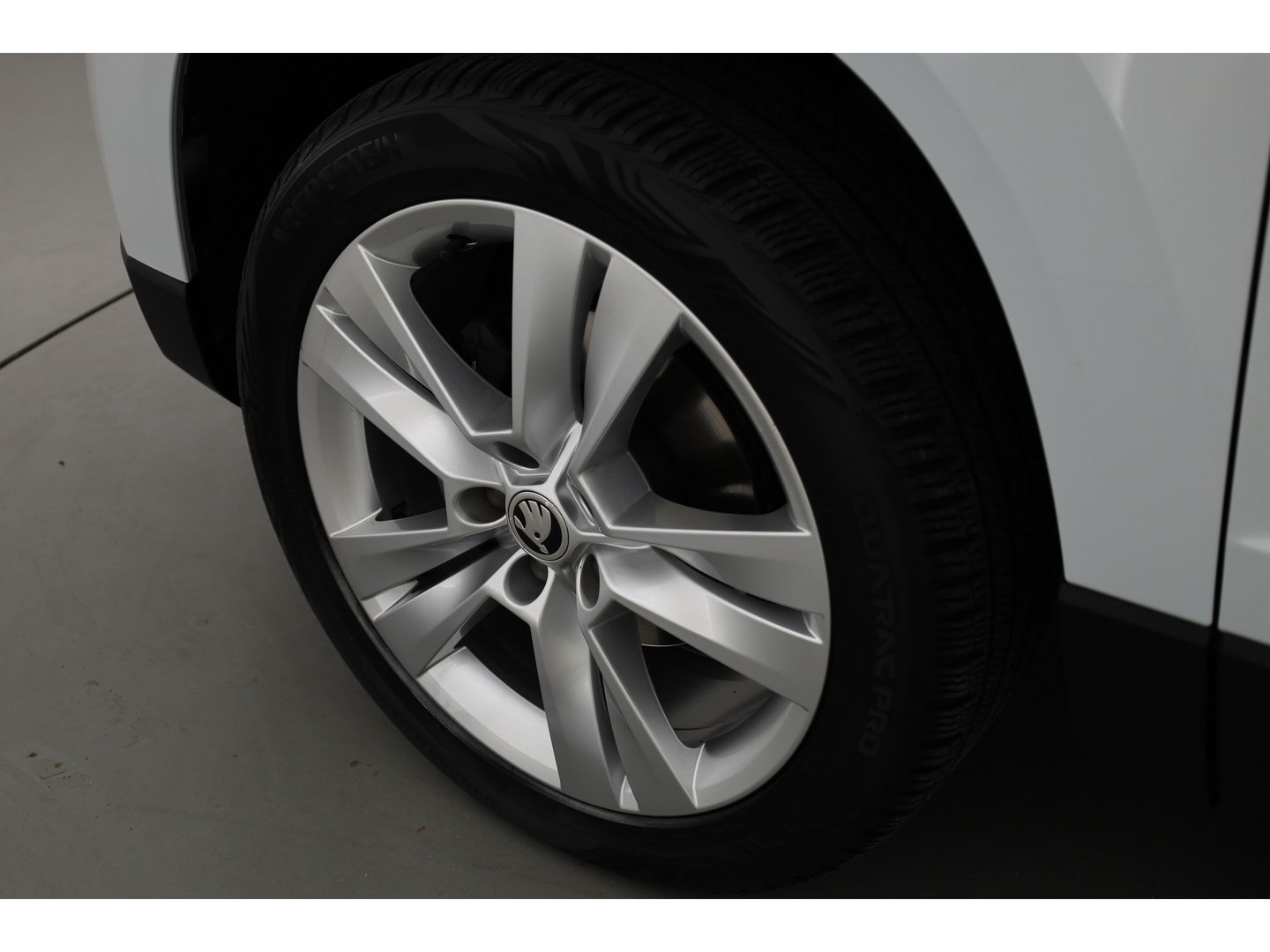 Škoda Karoq 1.5 TSI ACT DSG | Navi | Adapt. cruise | Camera | Stoelverw. | Elek. Achterklep | LED