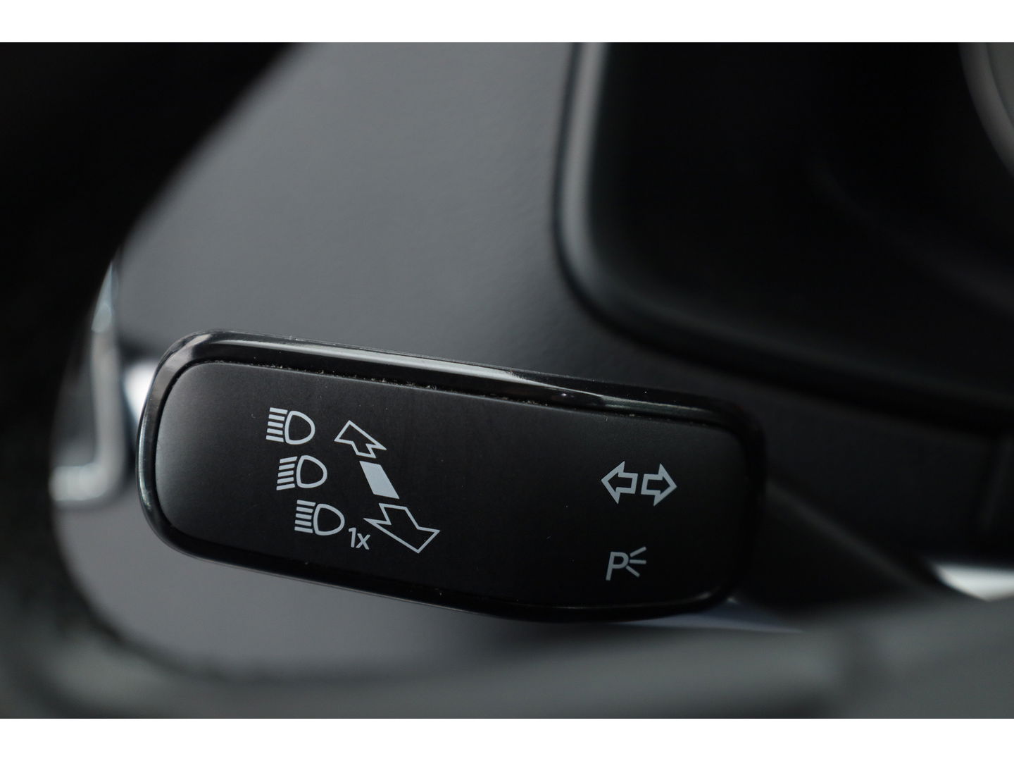 Škoda Karoq 1.5 TSI ACT DSG | Navi | Adapt. cruise | Camera | Stoelverw. | Elek. Achterklep | LED