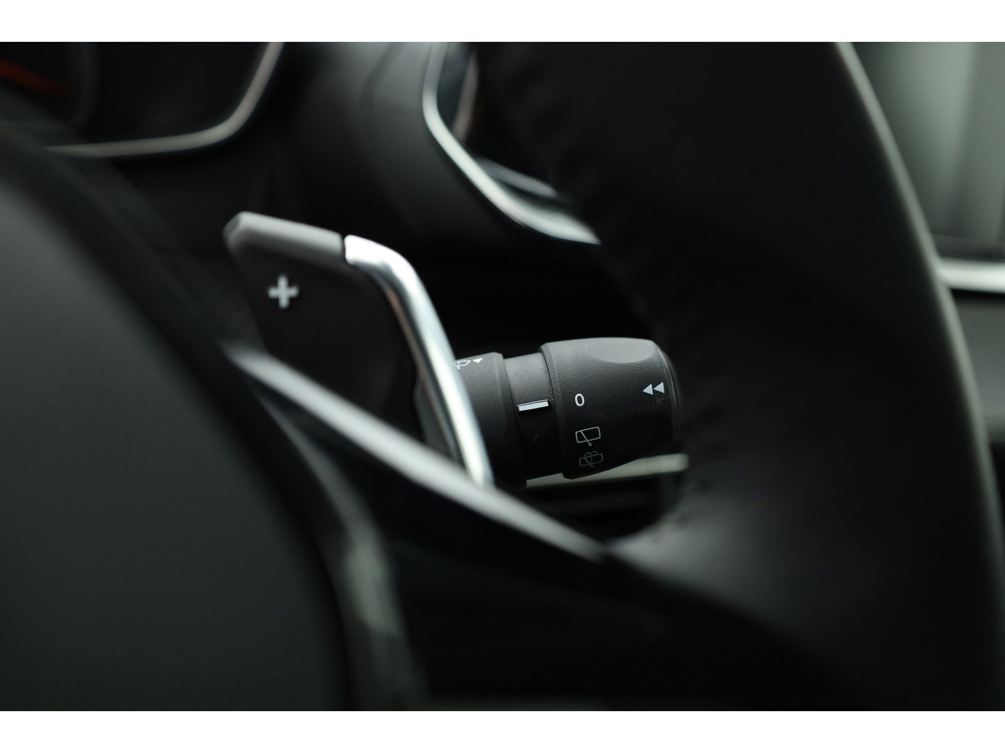 Peugeot 208 1.2 PureTech Allure Pack | Cruise | PDC A | CarPlay | Bluetooth