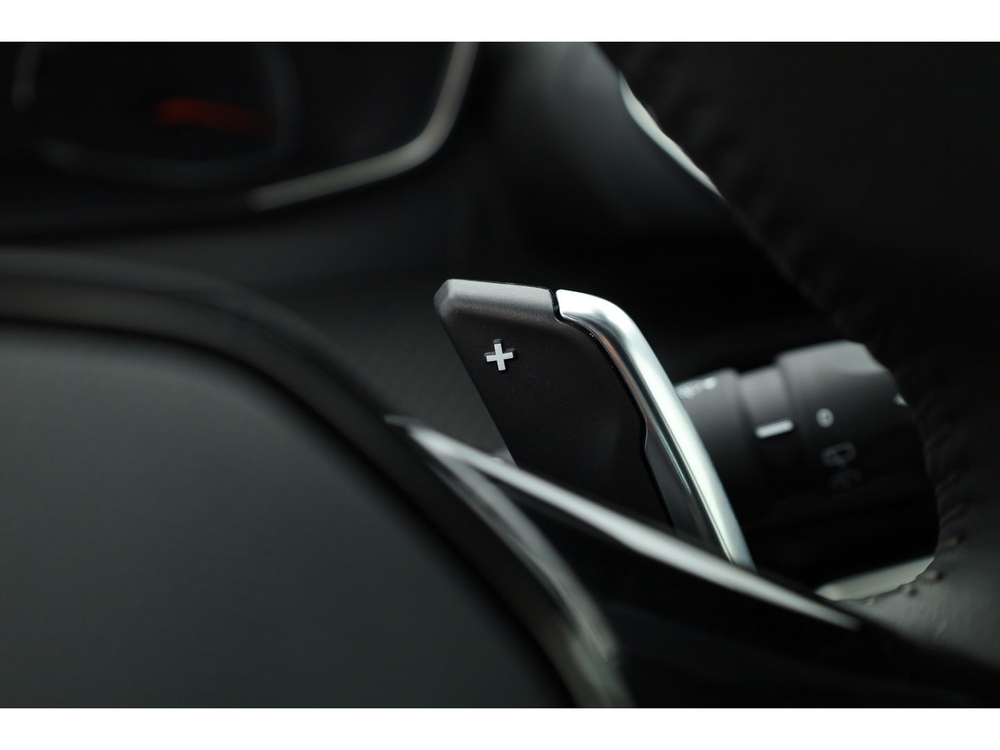 Peugeot 208 1.2 PureTech Allure Pack | Cruise | PDC A | CarPlay | Bluetooth