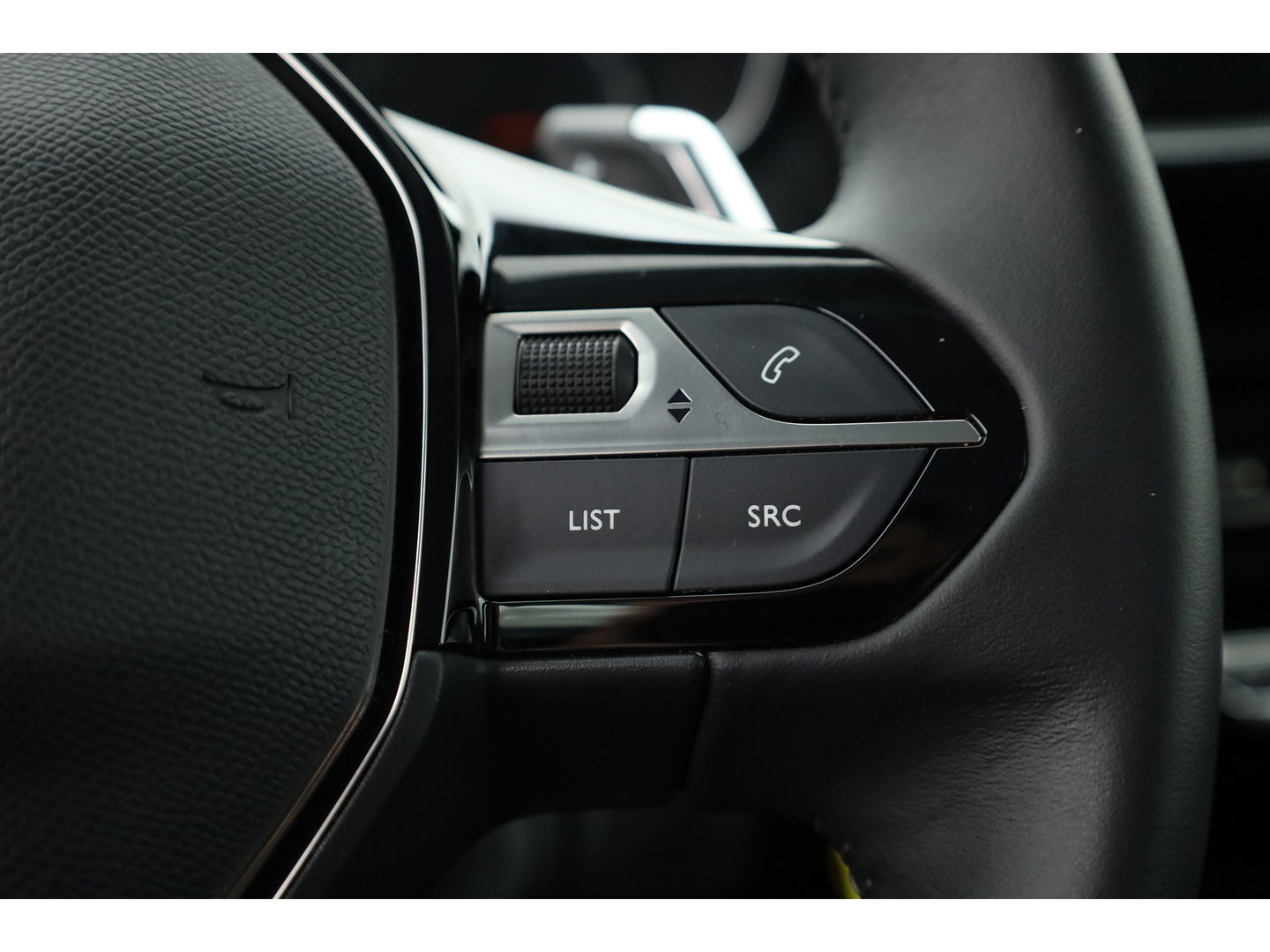 Peugeot 208 1.2 PureTech Allure Pack | Cruise | PDC A | CarPlay | Bluetooth