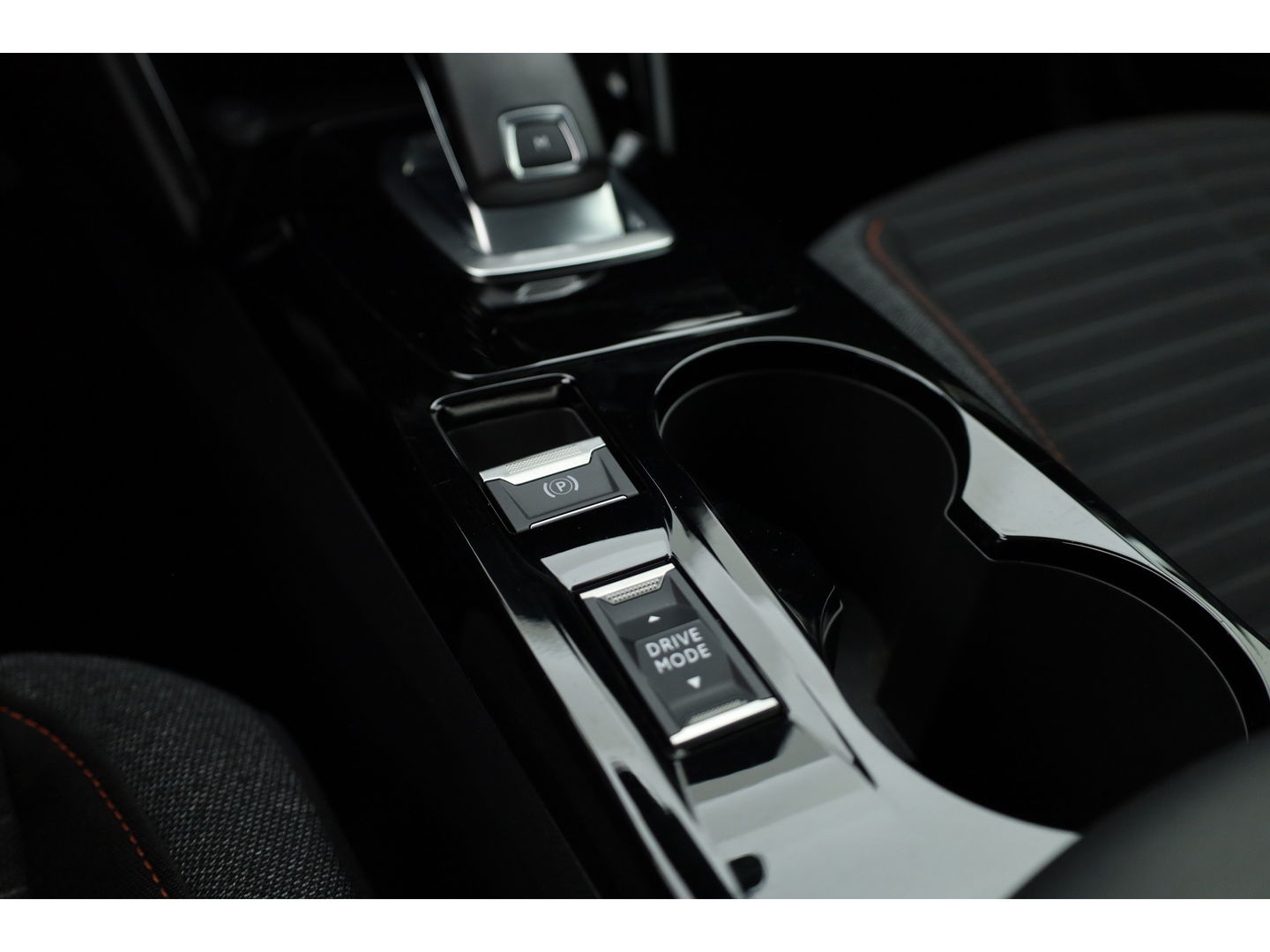 Peugeot 208 1.2 PureTech Allure Pack | Cruise | PDC A | CarPlay | Bluetooth